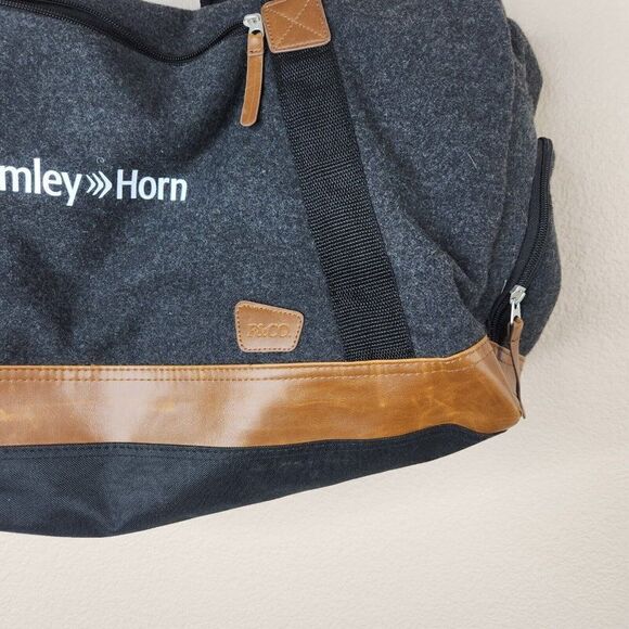 Field & Co. Fleece Large Duffel Bag Gym Bag Gray Brown Zip Top Adjustable Straps - Picture 2 of 9